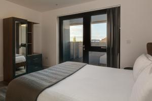 charles hope apartments brentford