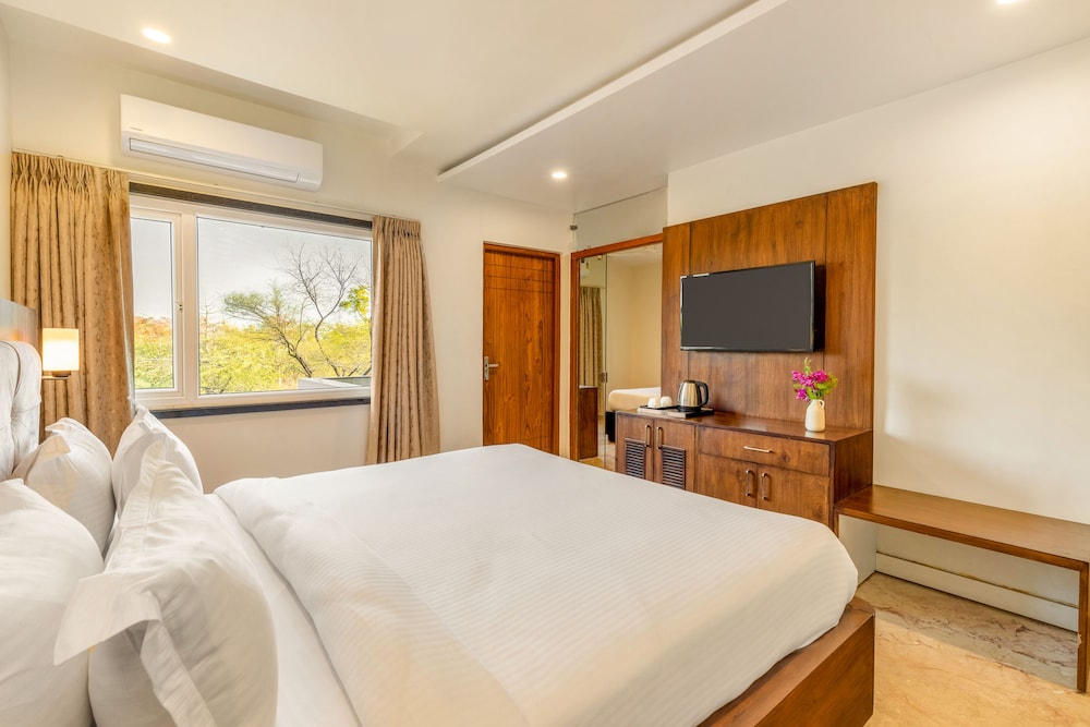 seasons a boutique hotel