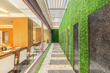 seasons a boutique hotel