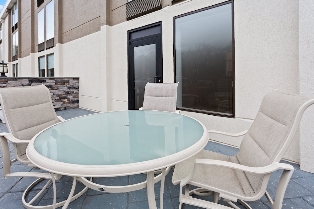 holiday inn express hopewell fort lee area by ihg