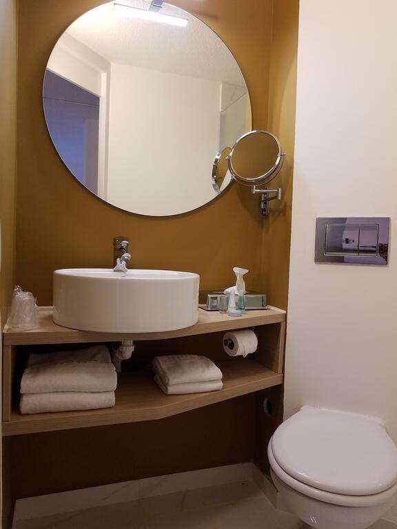 brit hotel marseille aeroport