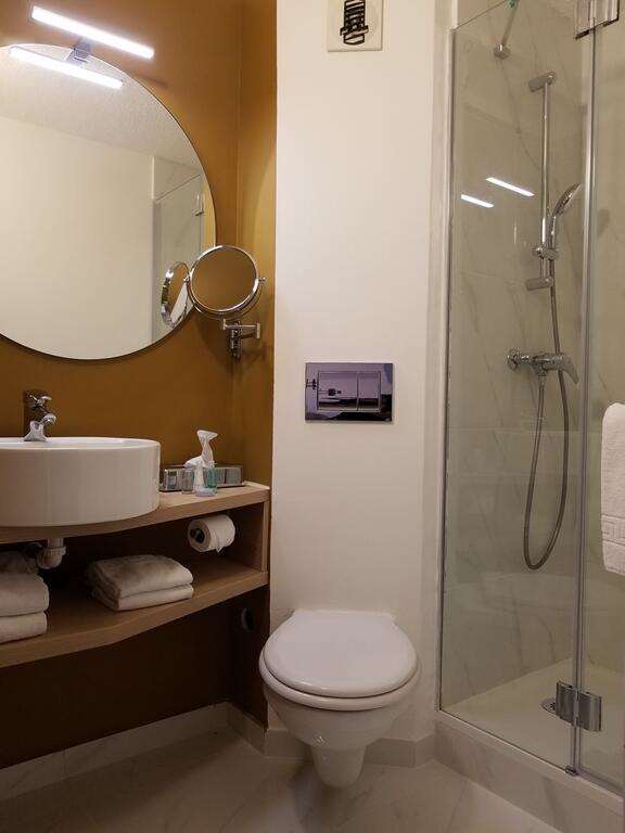 brit hotel marseille aeroport