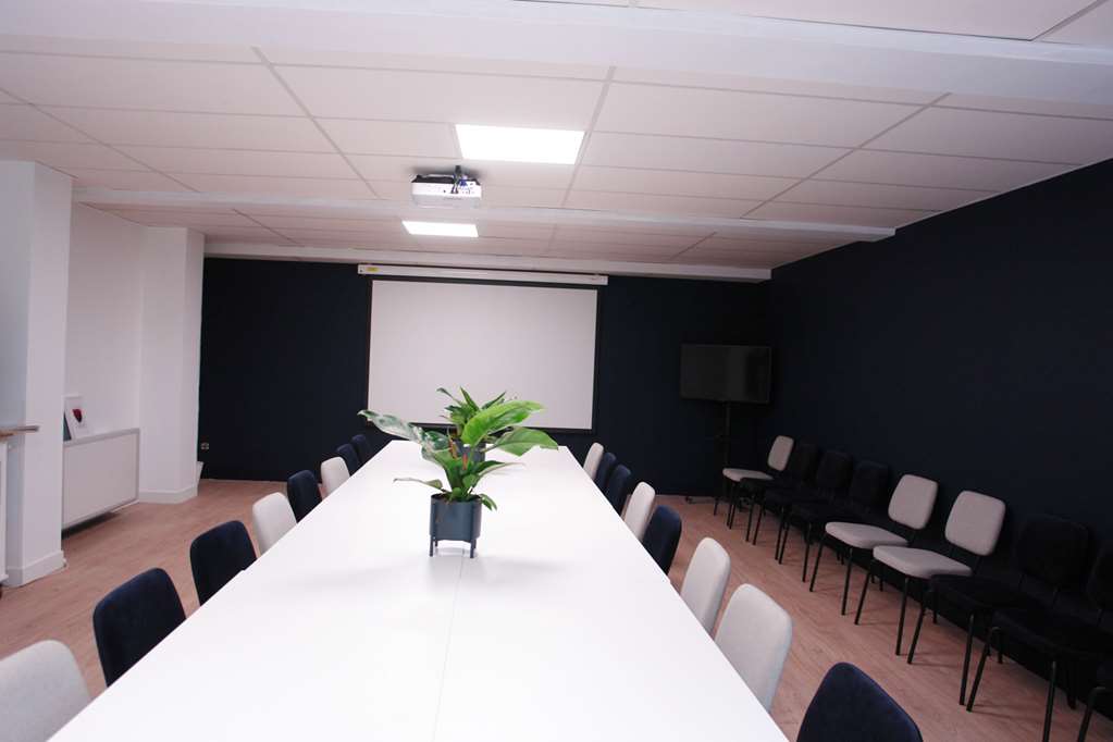 brit hotel marseille aeroport