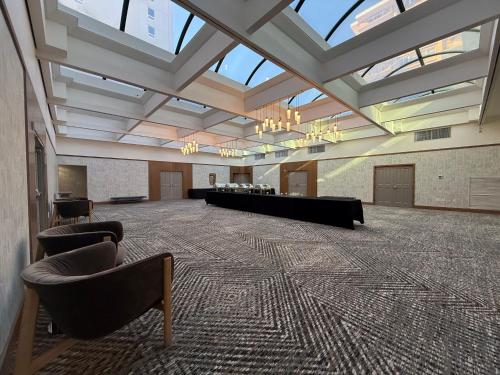 holiday inn and suites virginia beach north beach by ihg