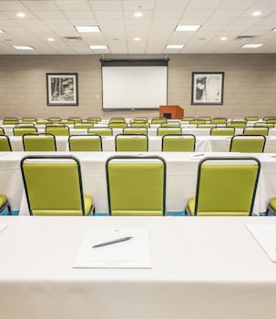 holiday inn and suites virginia beach north beach by ihg