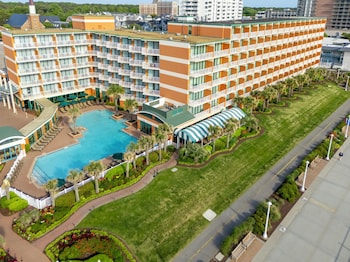 Holiday Inn & Suites Virginia Beach North Beach By Ihg,Virginia Beach Boardwalk>>Norfolk - Virginia Beach,3 star