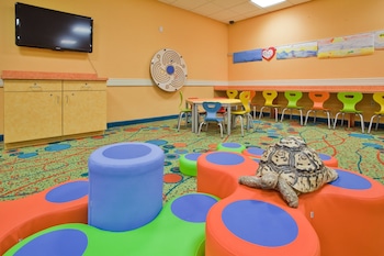 holiday inn and suites virginia beach north beach by ihg