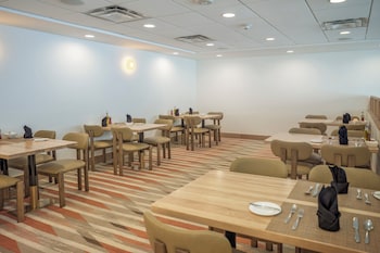 holiday inn and suites virginia beach north beach by ihg