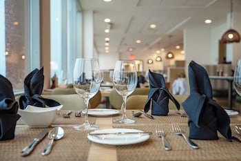 holiday inn and suites virginia beach north beach by ihg