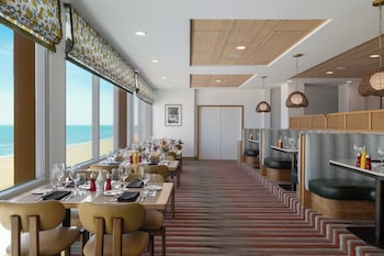 holiday inn and suites virginia beach north beach by ihg