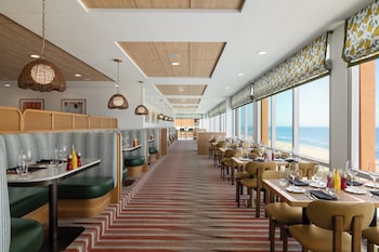 holiday inn and suites virginia beach north beach by ihg