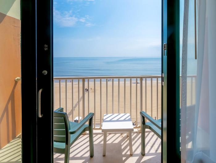 holiday inn and suites virginia beach north beach by ihg