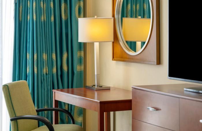 holiday inn and suites virginia beach north beach by ihg