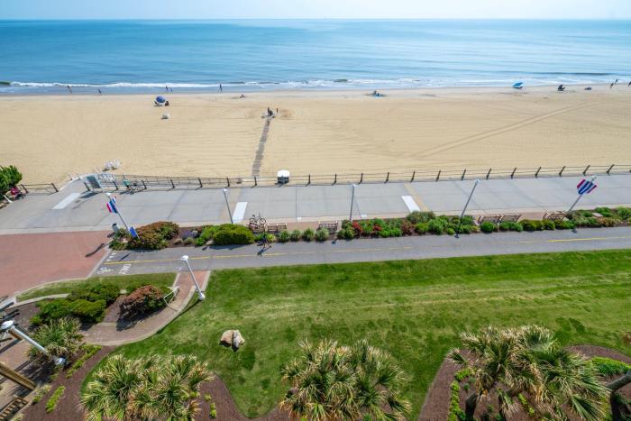 holiday inn and suites virginia beach north beach by ihg