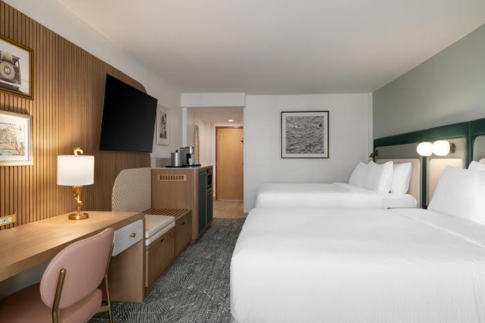 holiday inn and suites virginia beach north beach by ihg
