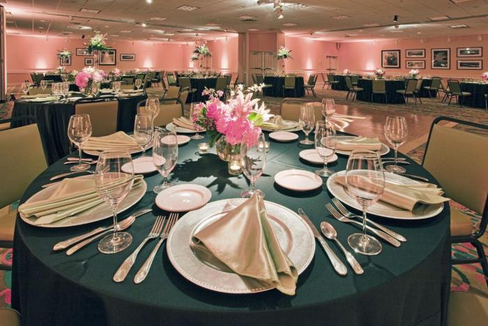 holiday inn and suites virginia beach north beach by ihg