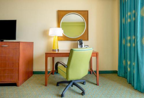 holiday inn and suites virginia beach north beach by ihg