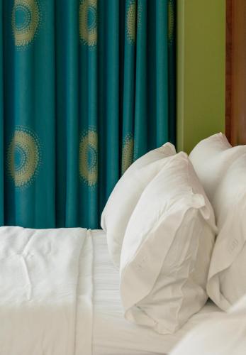 holiday inn and suites virginia beach north beach by ihg