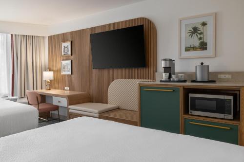 holiday inn and suites virginia beach north beach by ihg