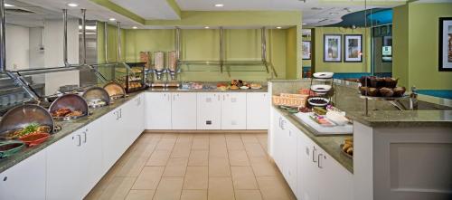 holiday inn and suites virginia beach north beach by ihg