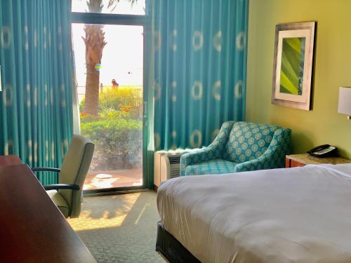 holiday inn and suites virginia beach north beach by ihg