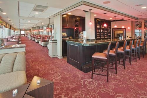 holiday inn and suites virginia beach north beach by ihg