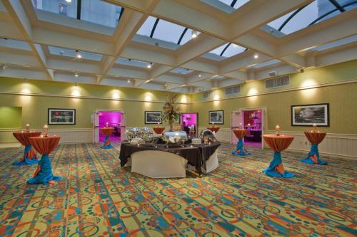 holiday inn and suites virginia beach north beach by ihg