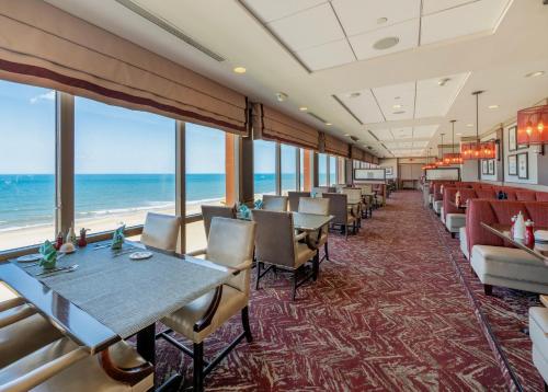 holiday inn and suites virginia beach north beach by ihg