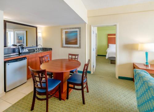 holiday inn and suites virginia beach north beach by ihg