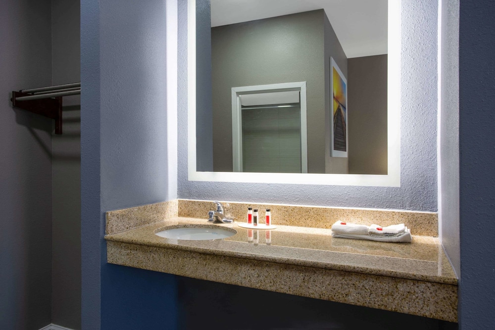 days inn by wyndham chesapeake