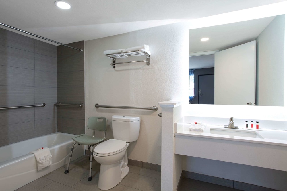 days inn by wyndham chesapeake