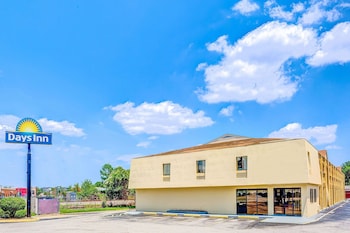 Days Inn By Wyndham Chesapeake,Norfolk - Virginia Beach>>Chesapeake,2 star