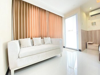 best deal and comfy studio apartment at sentraland semarang
