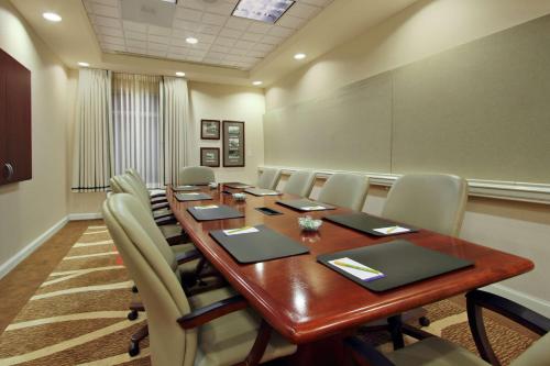 hilton garden inn chesapeake greenbrier