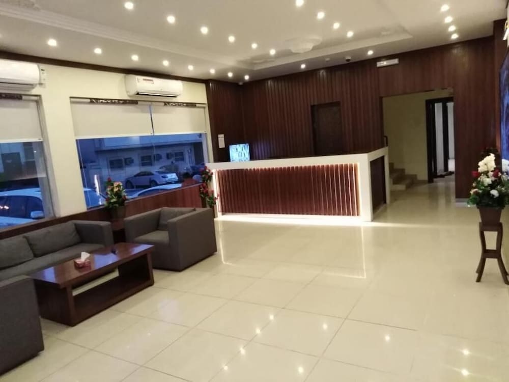 al muteb suites qasr alaqiq