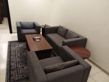 al muteb suites qasr alaqiq