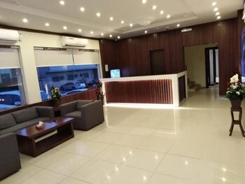 al muteb suites qasr alaqiq