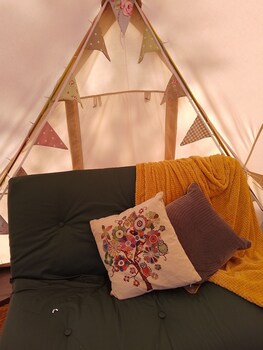 stunning 6m emperor bell tent near whitby