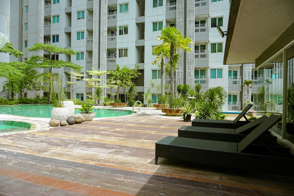 stunning and comfy 2br at sky terrace apartment