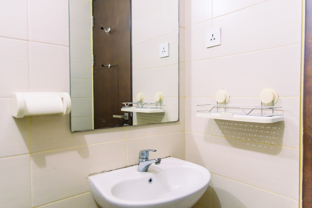 stunning and comfy 2br at sky terrace apartment