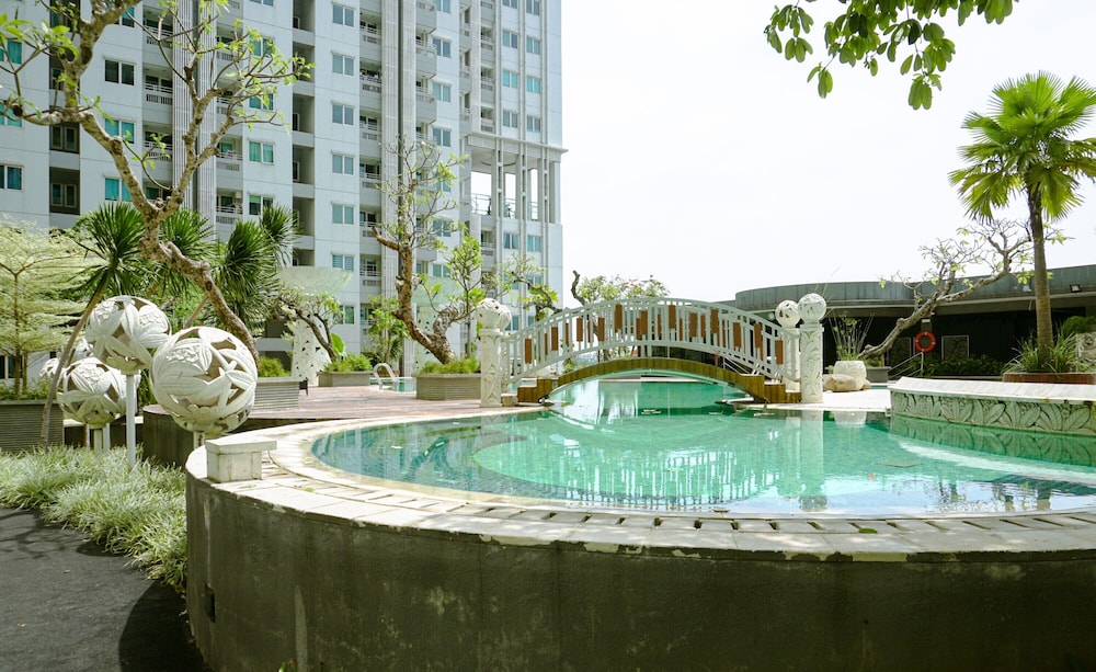 stunning and comfy 2br at sky terrace apartment