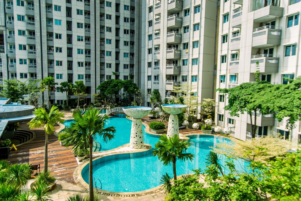 stunning and comfy 2br at sky terrace apartment