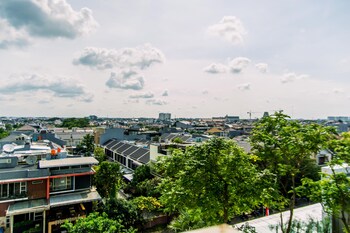 stunning and comfy 2br at sky terrace apartment