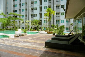 stunning and comfy 2br at sky terrace apartment