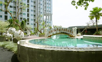 Stunning And Comfy 2Br At Sky Terrace Apartment,,0 star