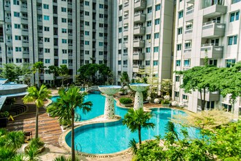 Stunning And Comfy 2Br At Sky Terrace Apartment,,0 star