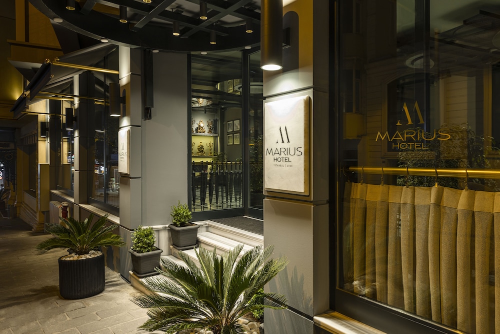 marius hotel