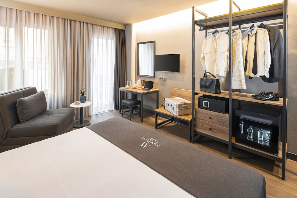 marius hotel