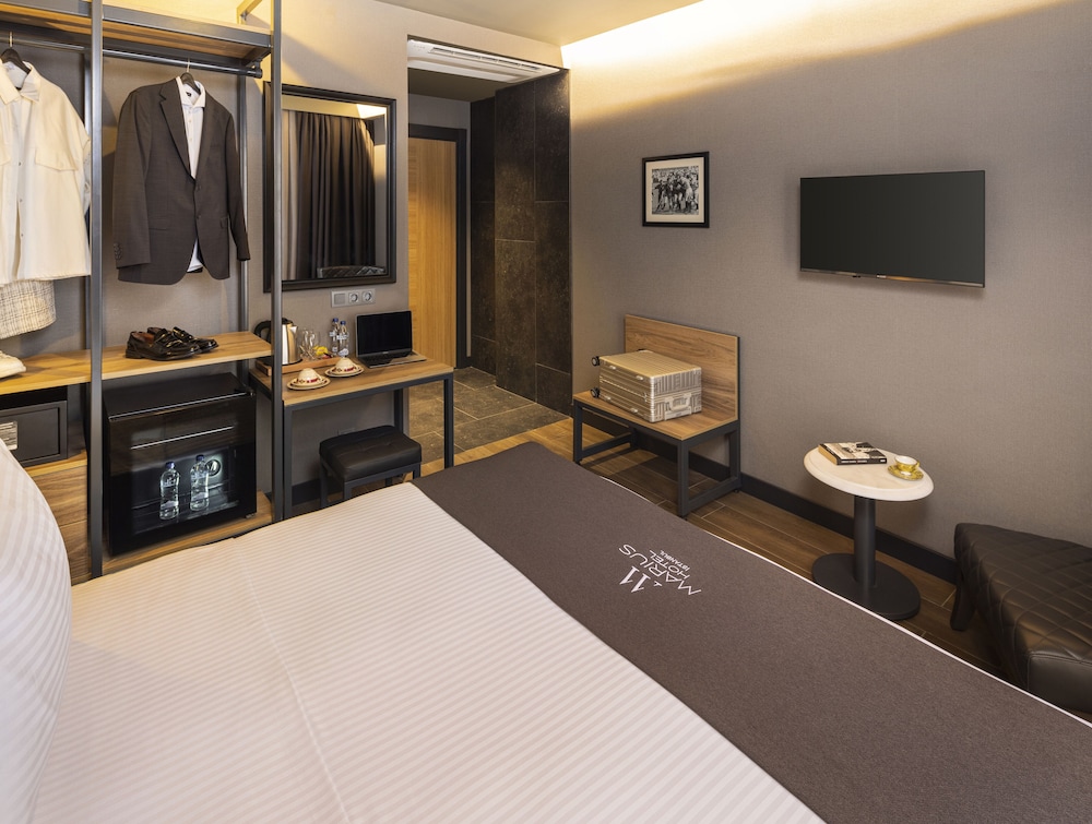 marius hotel