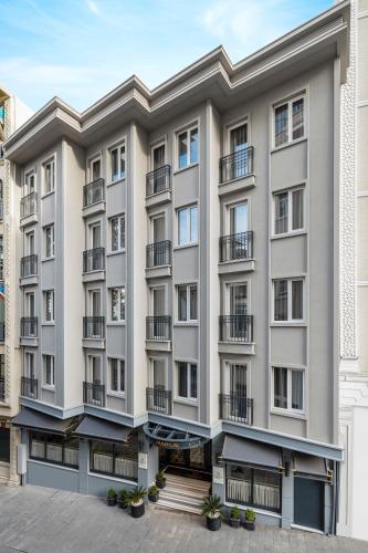 marius hotel